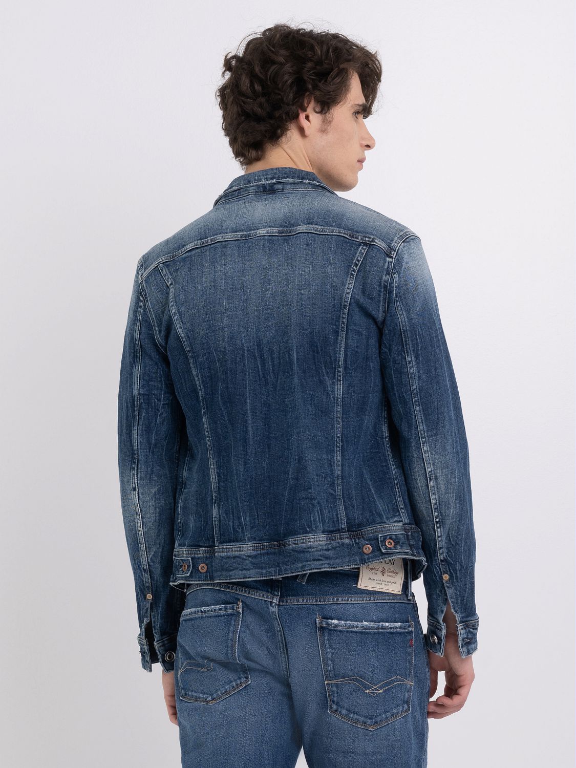 REPLAY JACKET IN AGED ECO 5 YEARS BLUE DENIM