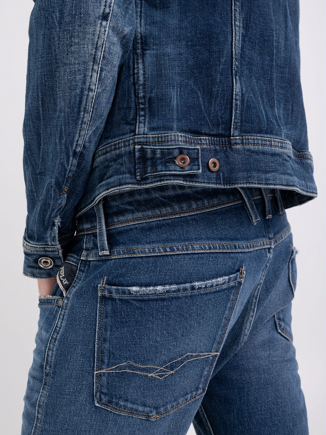 REPLAY JACKET IN AGED ECO 5 YEARS BLUE DENIM